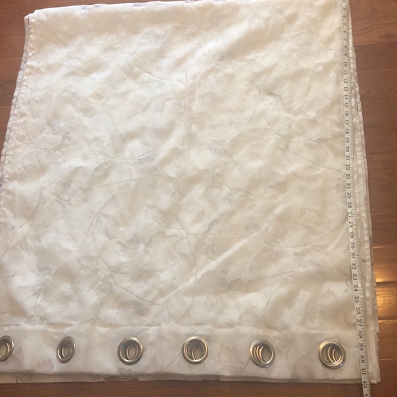 White curtains with leaf design - 4 panels - Picture 2 of 7